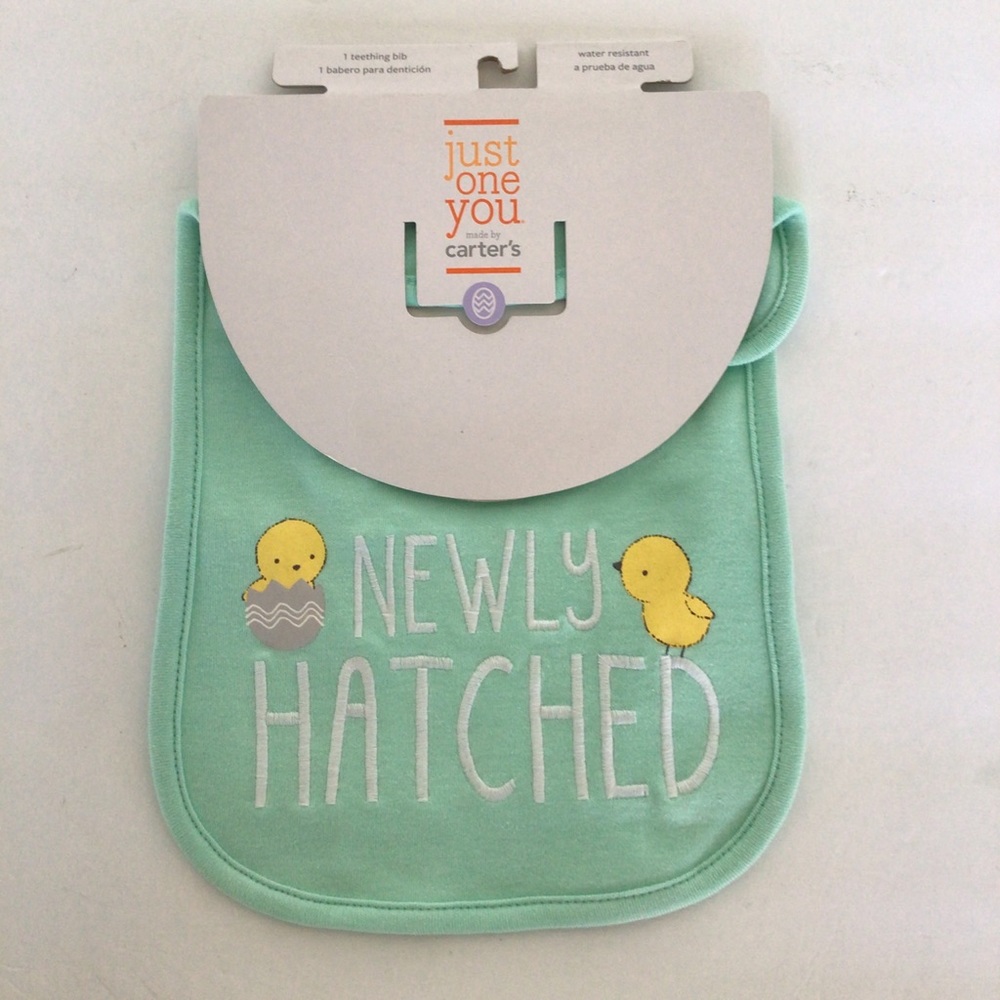CARTERS NEWLY HATCHED TEETHING BIB ONE SIZE NWT